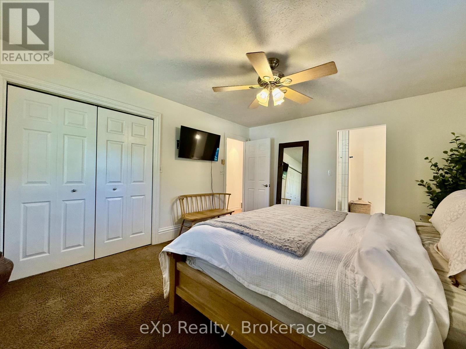 217 Thomas Street, Brockton, ON - Indoor Photo Showing Bedroom
