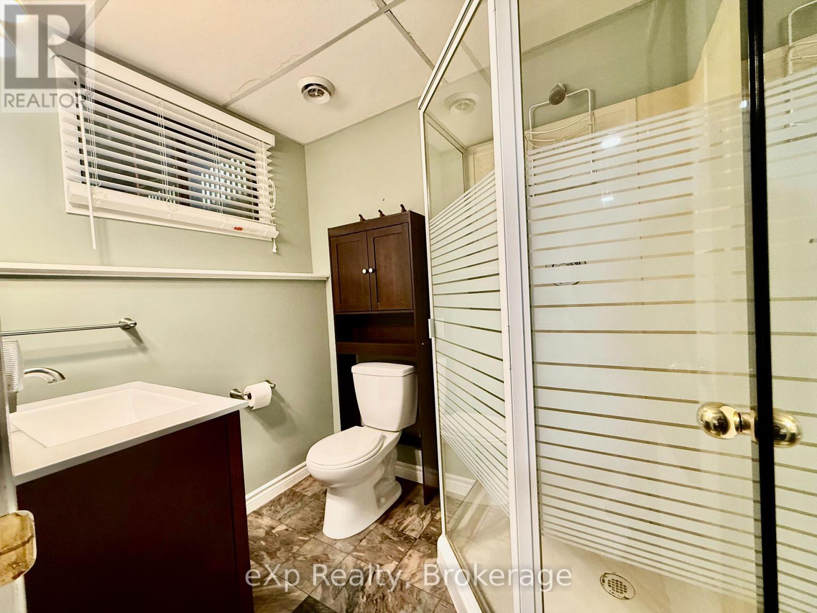 217 Thomas Street, Brockton, ON - Indoor Photo Showing Bathroom