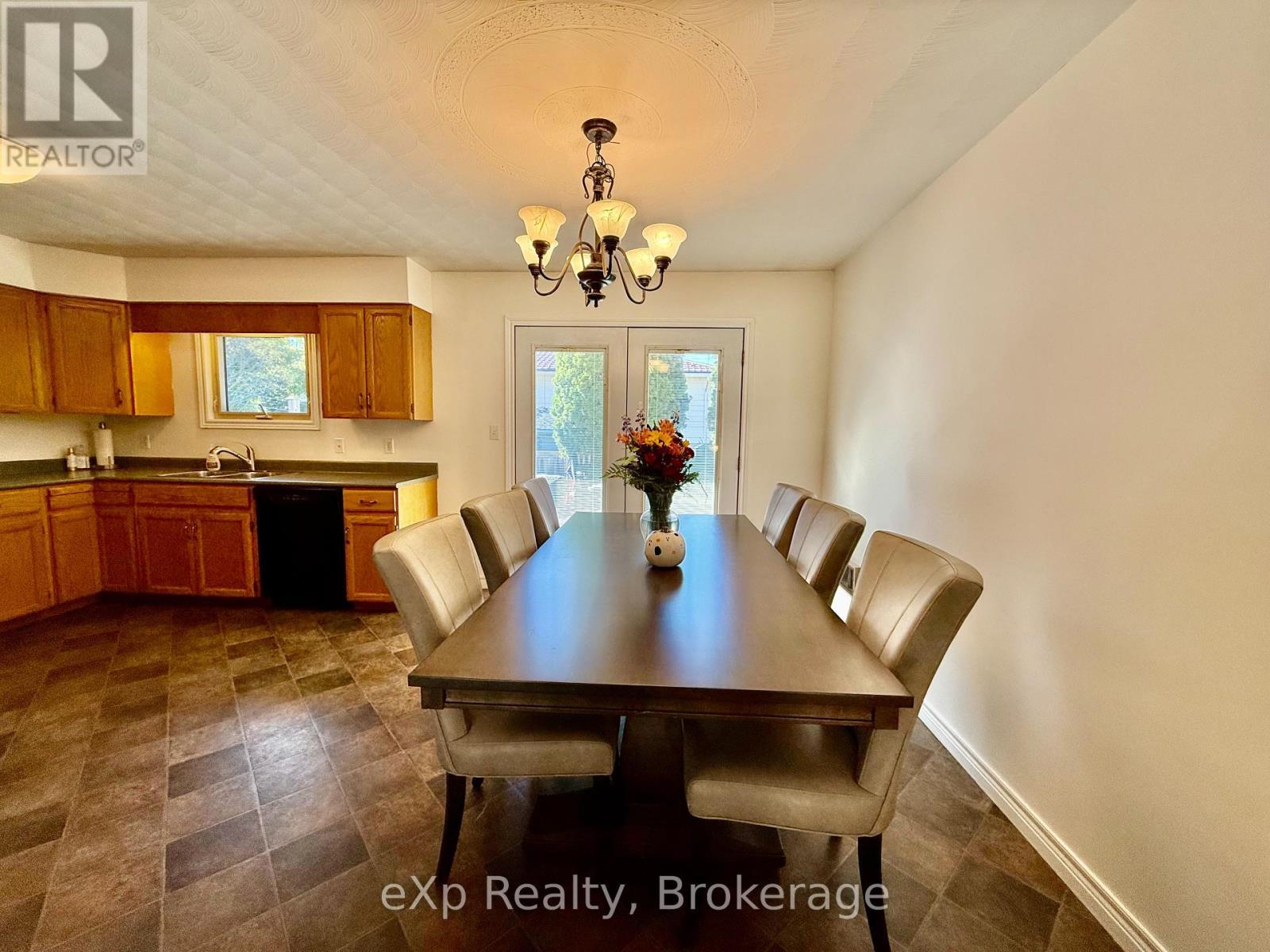 217 Thomas Street, Brockton, ON - Indoor Photo Showing Dining Room