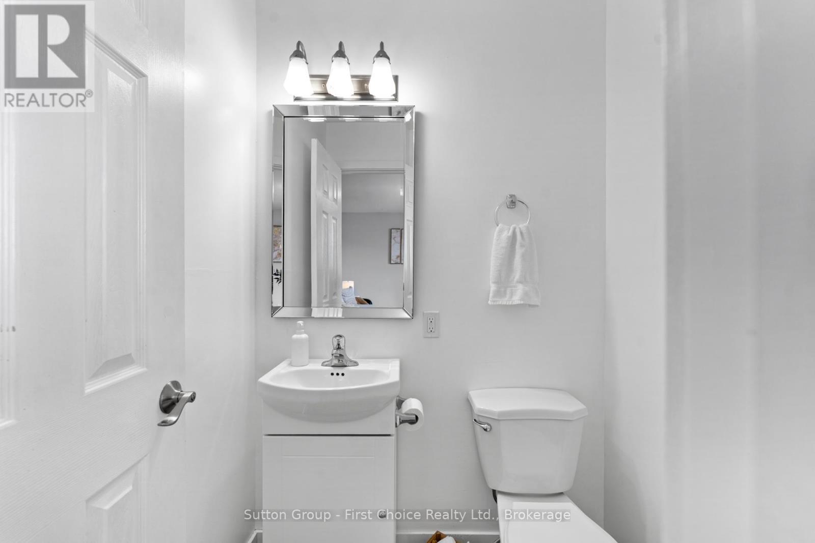 282 Church Street S, St. Marys, ON - Indoor Photo Showing Bathroom