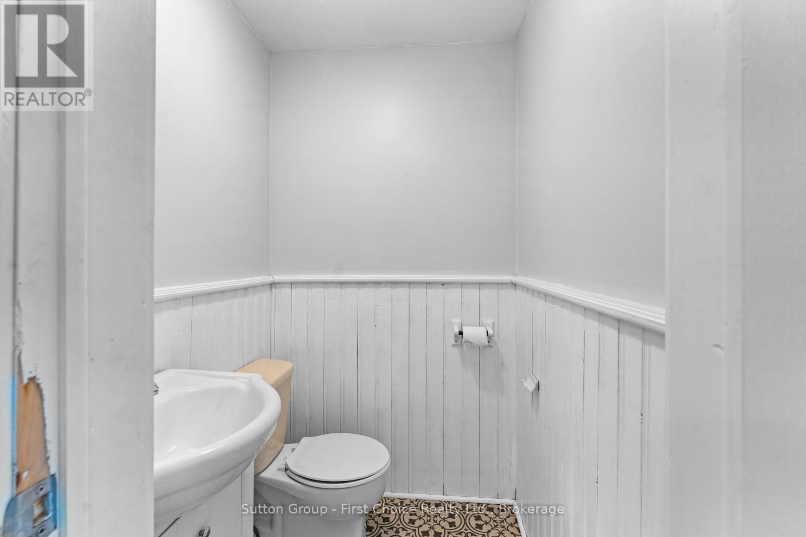 282 Church Street S, St. Marys, ON - Indoor Photo Showing Bathroom