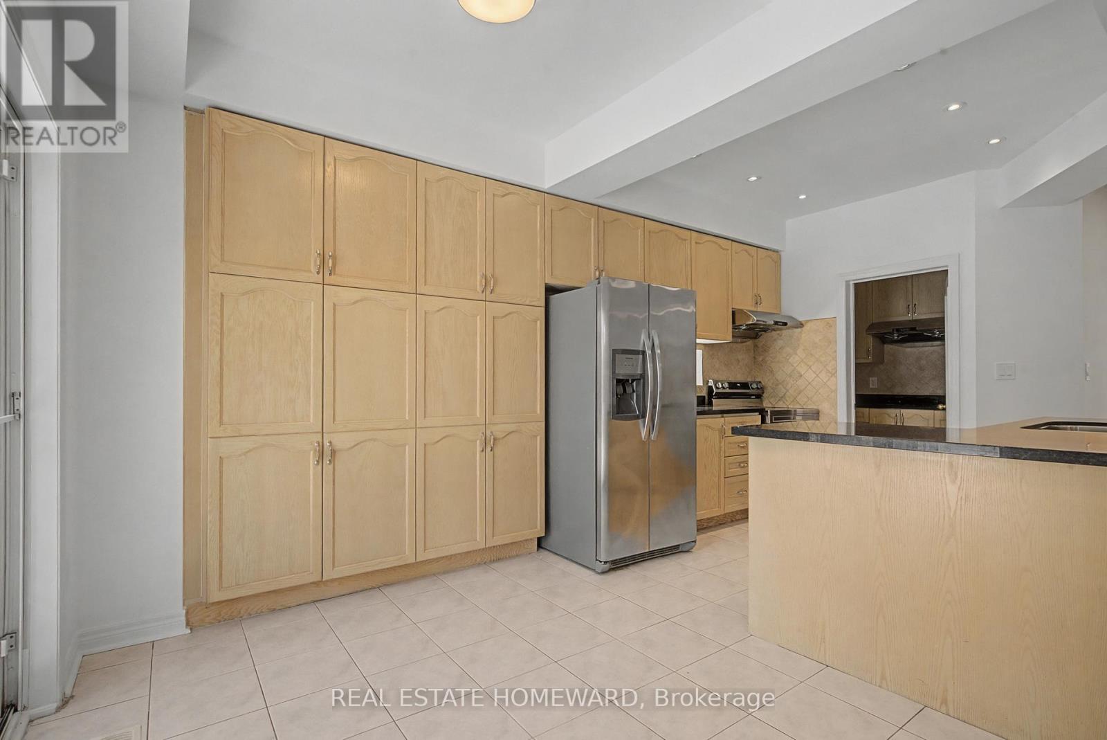 173 Forestwood Street, Richmond Hill, ON - Indoor Photo Showing Kitchen