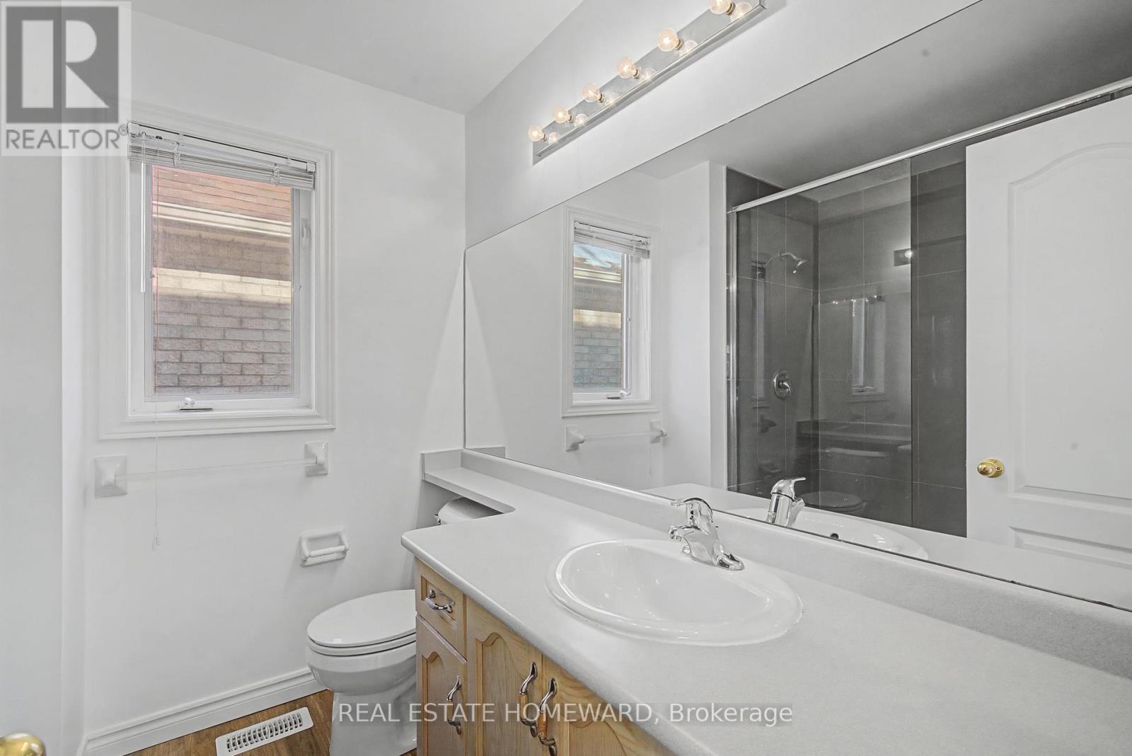 173 Forestwood Street, Richmond Hill, ON - Indoor Photo Showing Bathroom