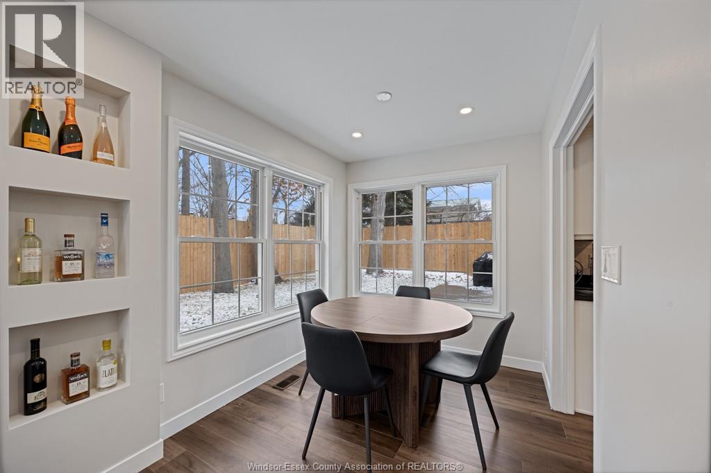 945 Laurier, Lasalle, ON - Indoor Photo Showing Dining Room