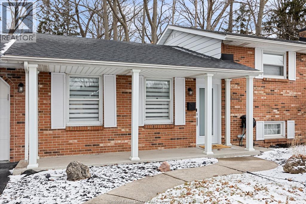 945 Laurier, Lasalle, ON - Outdoor With Facade