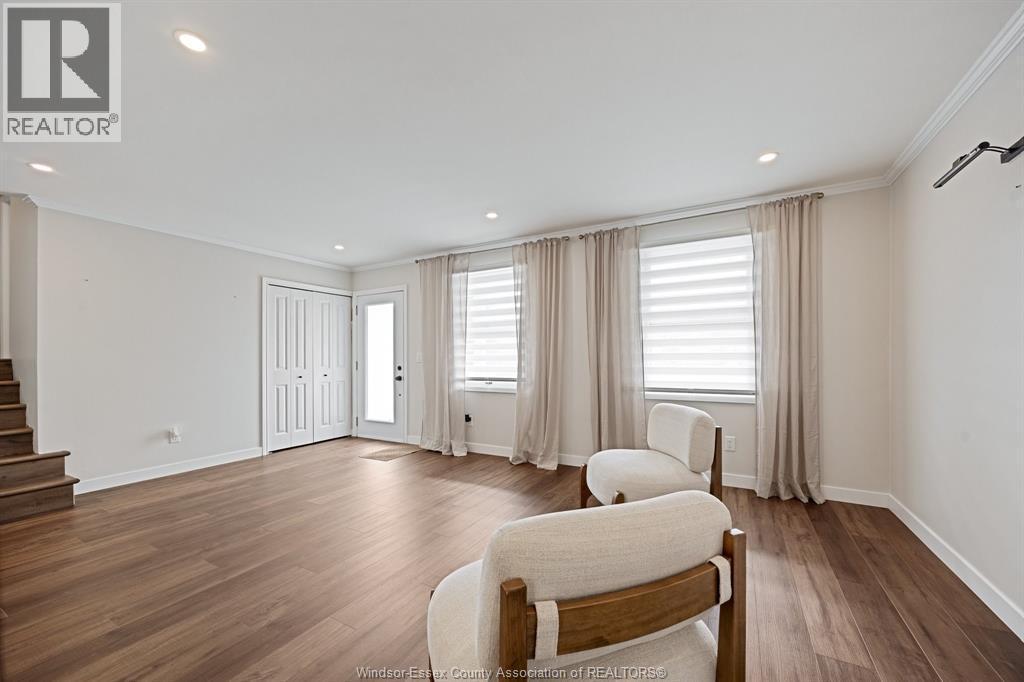 945 Laurier, Lasalle, ON - Indoor