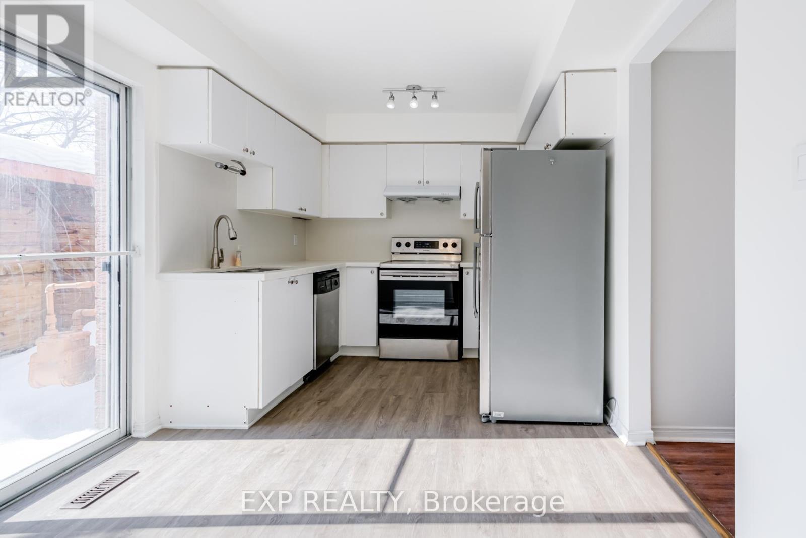 133 - 12421 Ninth Line, Whitchurch-Stouffville, ON - Indoor Photo Showing Kitchen