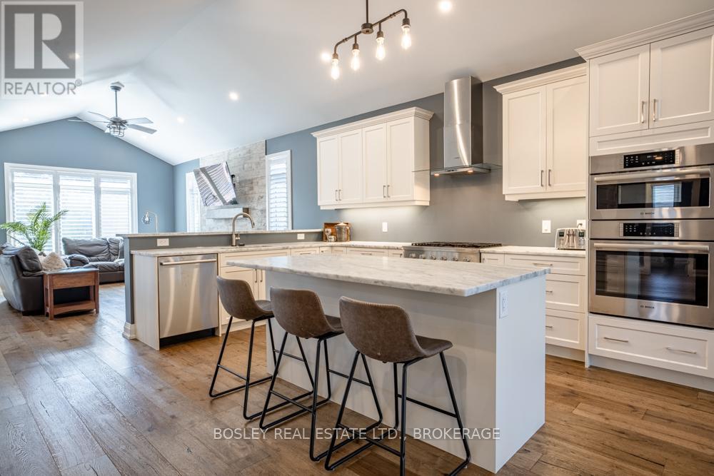 Main Level Kitchen - 1 Hurricane Road, Pelham (Fonthill), ON - Indoor Photo Showing Kitchen With Upgraded Kitchen