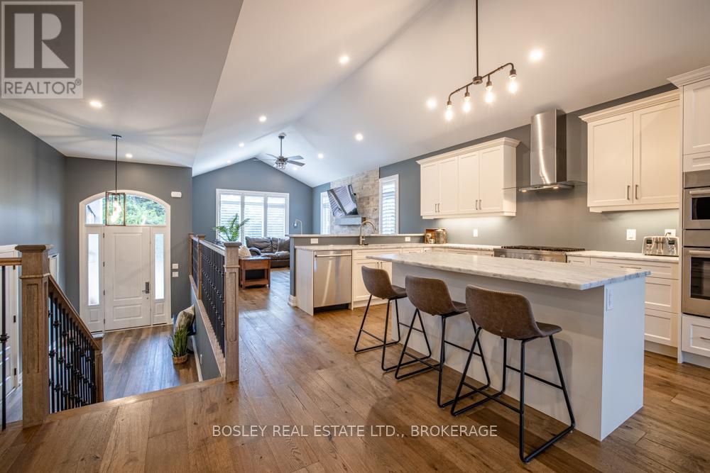 1 Hurricane Road, Pelham (Fonthill), ON - Indoor Photo Showing Kitchen With Upgraded Kitchen