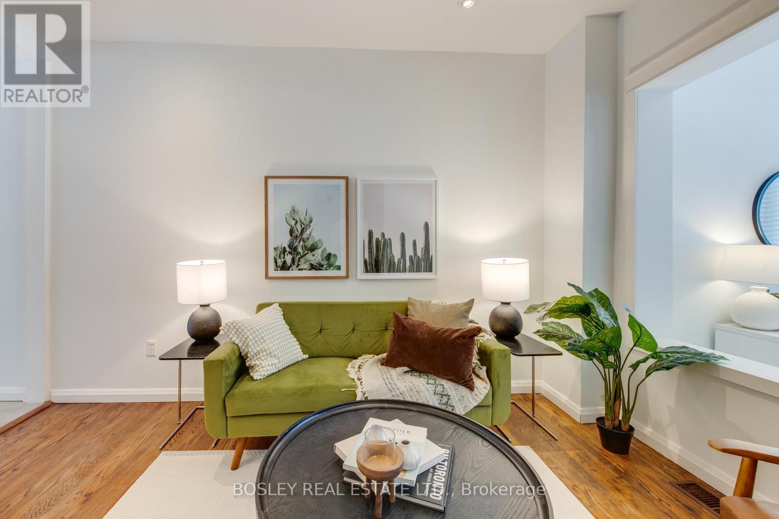 166 Hiawatha Road, Toronto, ON - Indoor