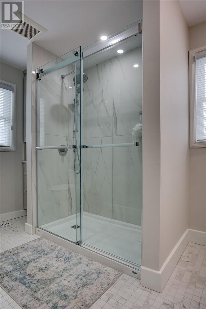 275 Wembley Drive, Sudbury, ON - Indoor Photo Showing Bathroom