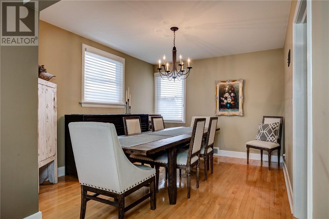 275 Wembley Drive, Sudbury, ON - Indoor Photo Showing Dining Room