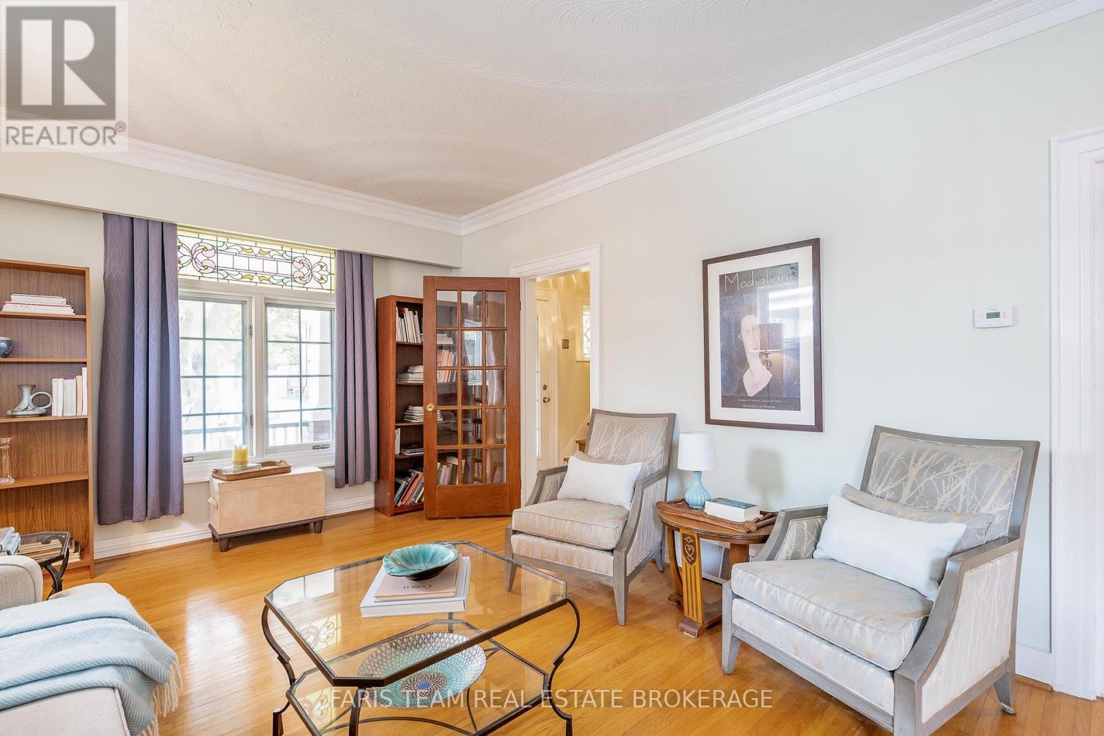 404 Manly Street, Midland, ON - Indoor Photo Showing Living Room