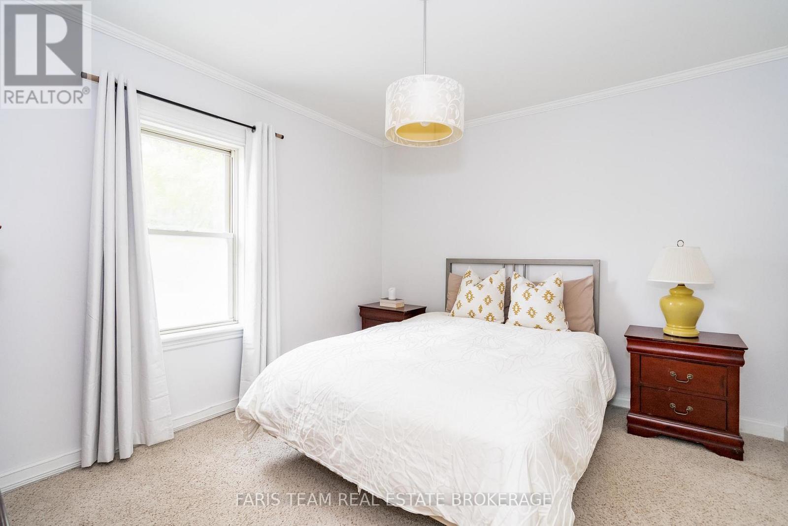 404 Manly Street, Midland, ON - Indoor Photo Showing Bedroom