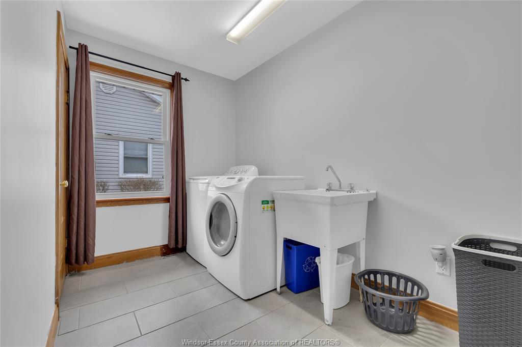 42 Grace, Leamington, ON