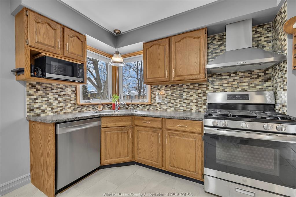 42 Grace, Leamington, ON