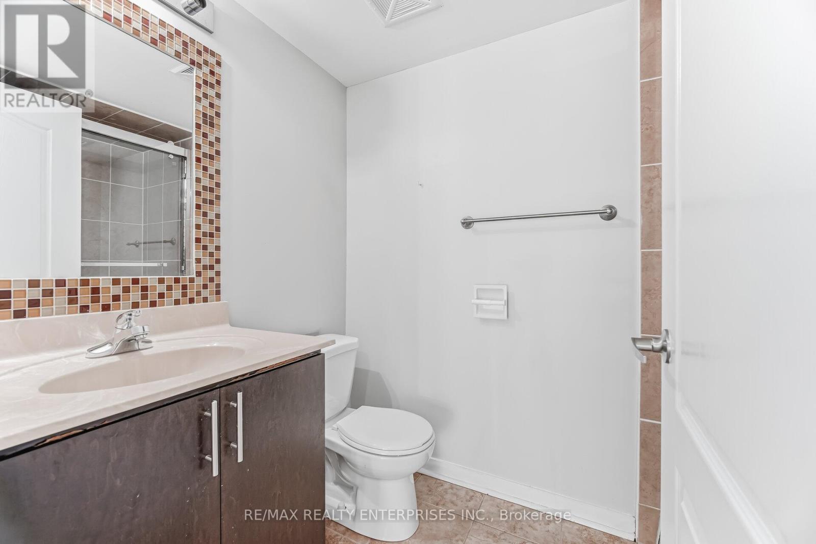 Ensuite Bathroom - 1420 - 8 Dayspring Circle, Brampton, ON - Indoor Photo Showing Bathroom