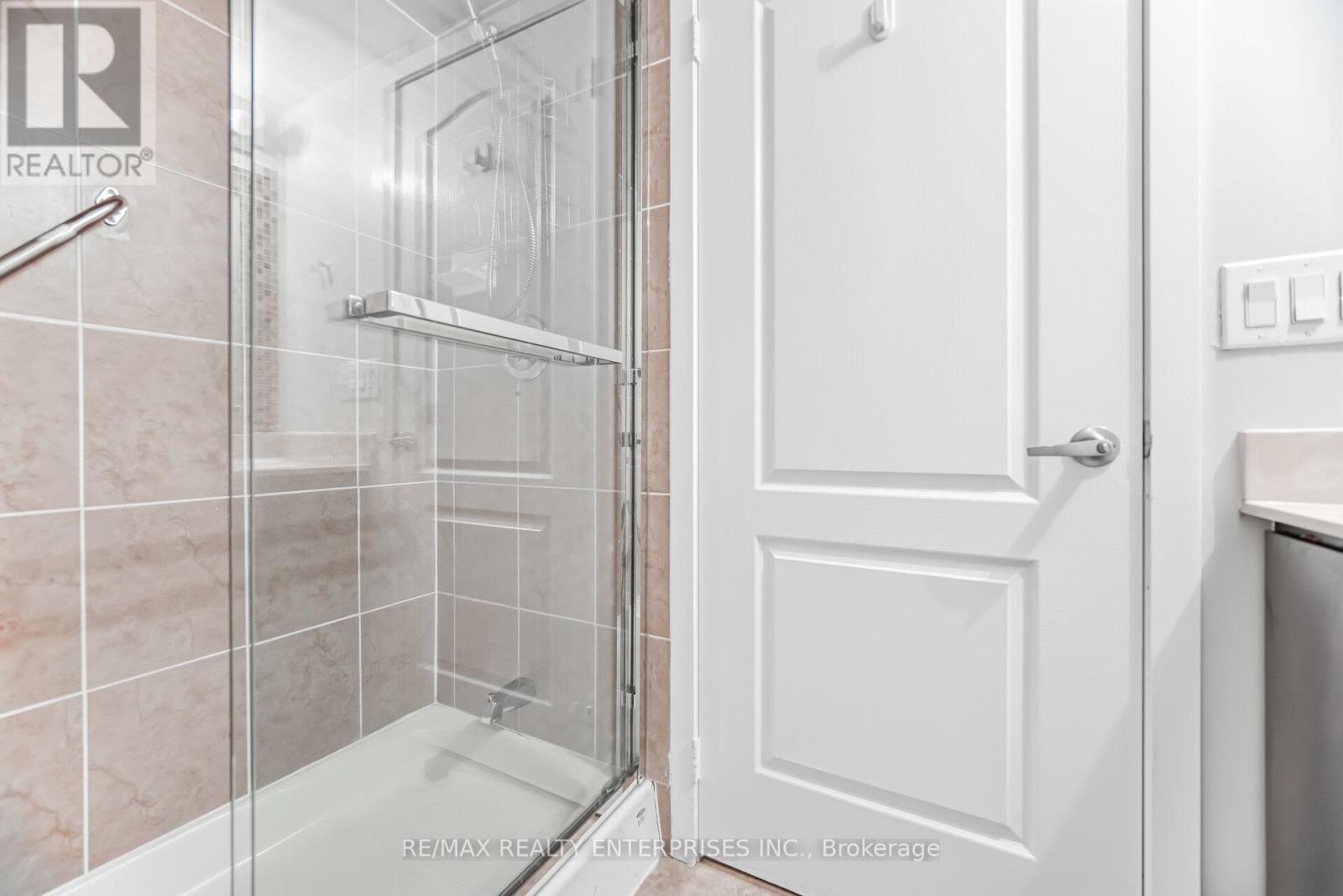 Ensuite Bathroom - 1420 - 8 Dayspring Circle, Brampton, ON - Indoor Photo Showing Bathroom