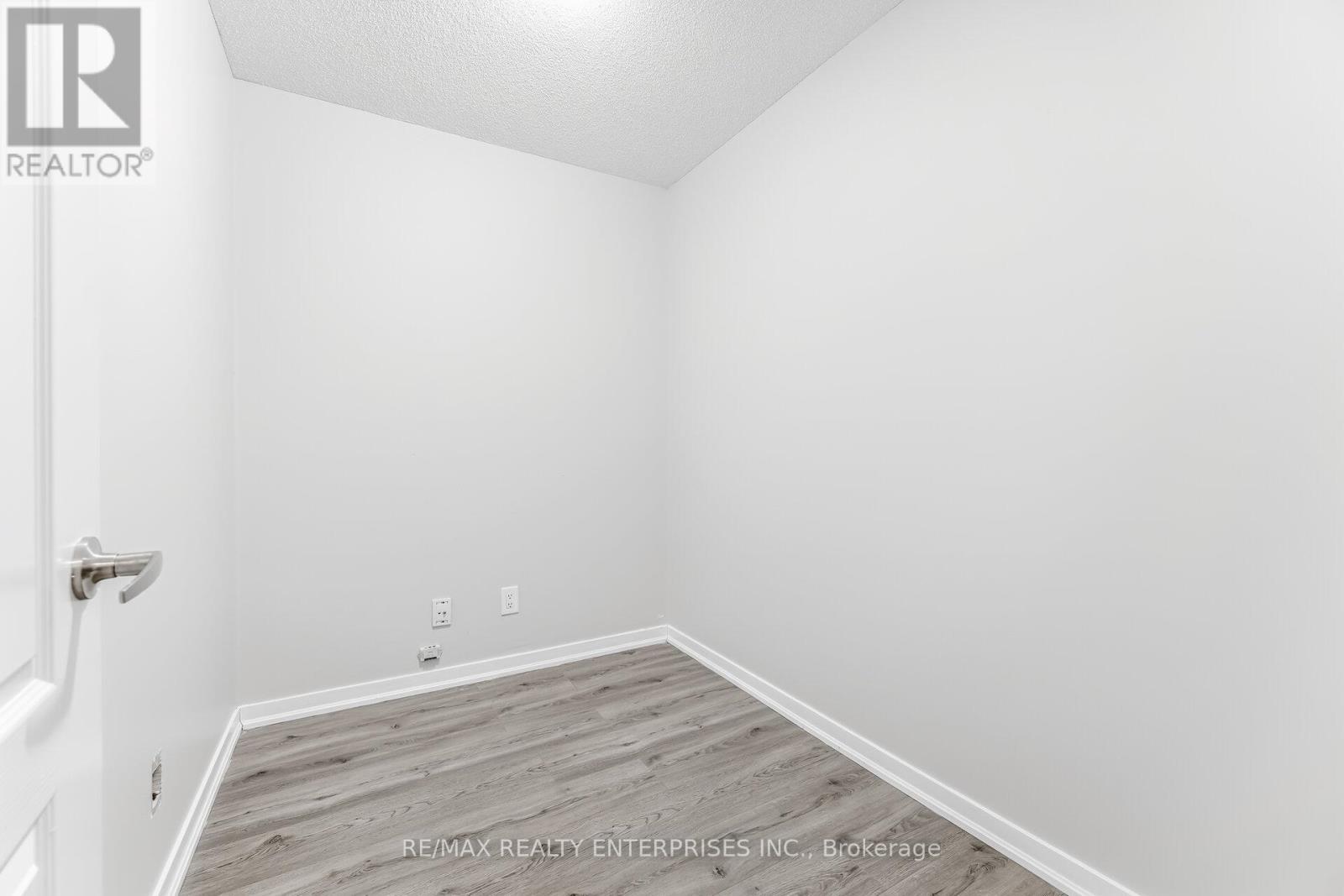 Versatile Den for Home Office, Playroom - 1420 - 8 Dayspring Circle, Brampton, ON - Indoor Photo Showing Other Room