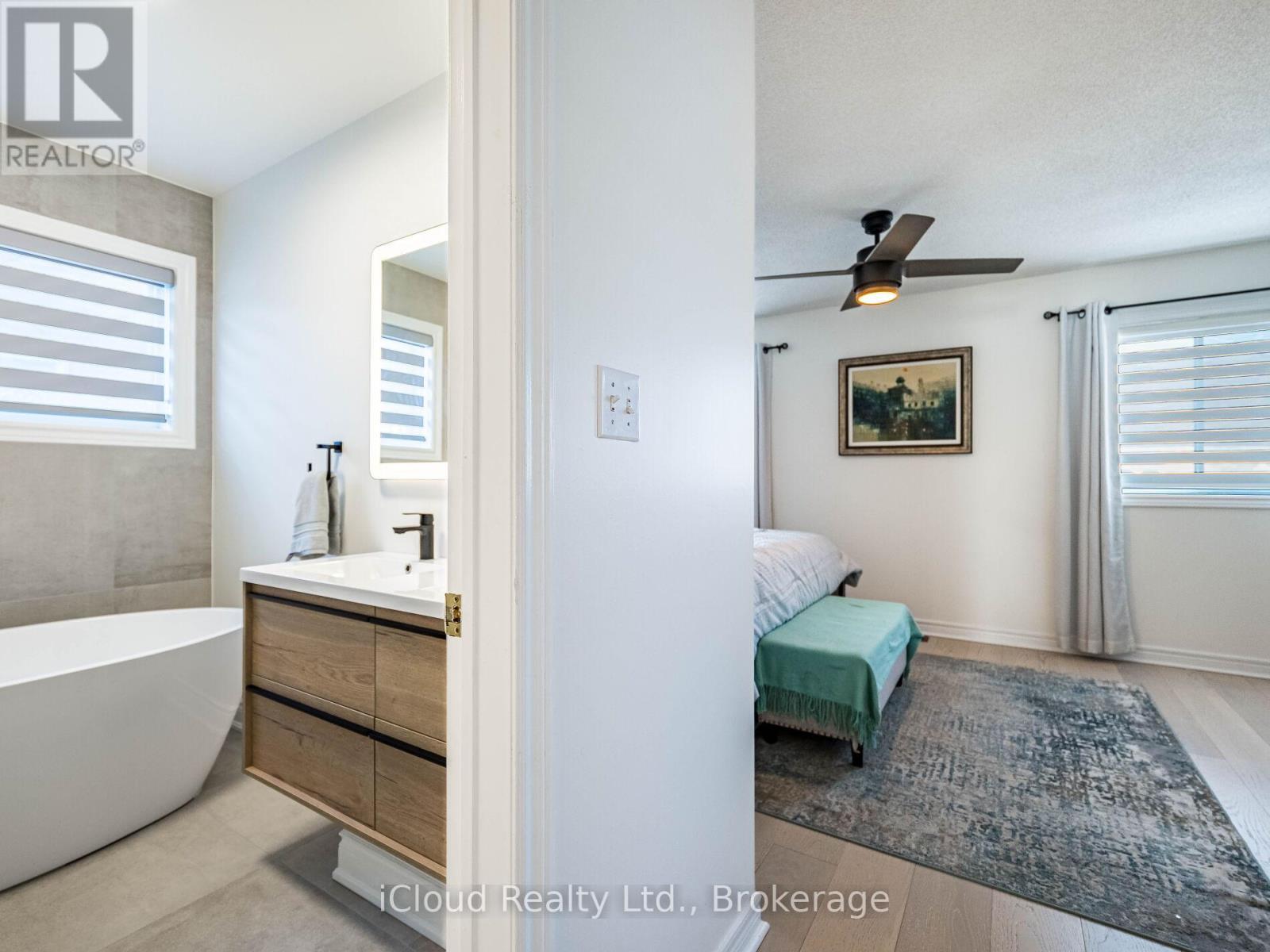 3390 Fountain Park Avenue, Mississauga, ON - Indoor