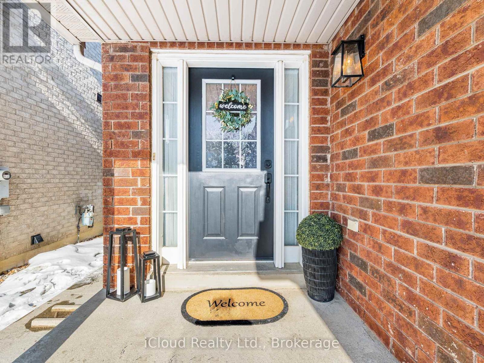 3390 Fountain Park Avenue, Mississauga, ON - Outdoor With Exterior