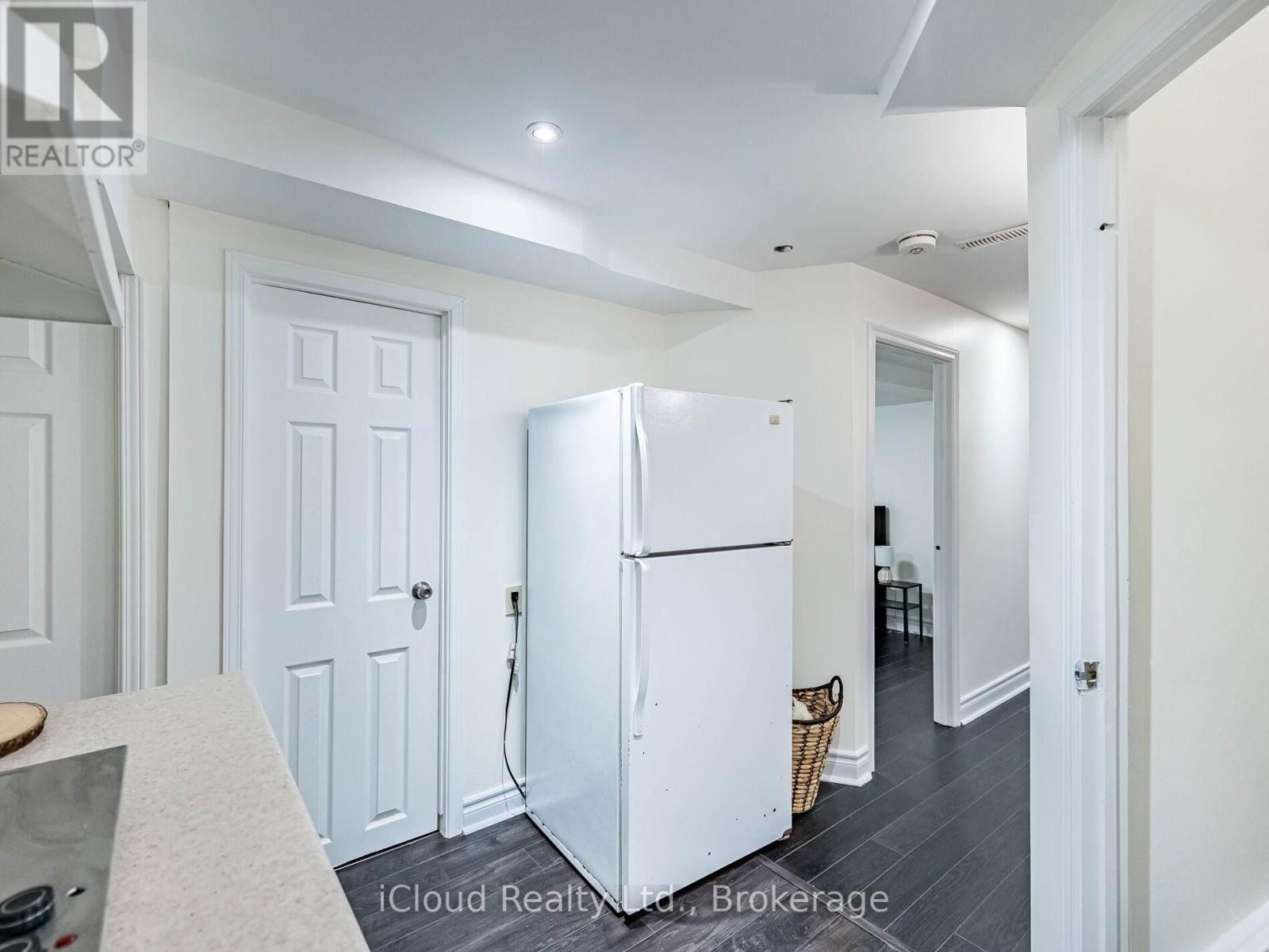 3390 Fountain Park Avenue, Mississauga, ON - Indoor Photo Showing Other Room