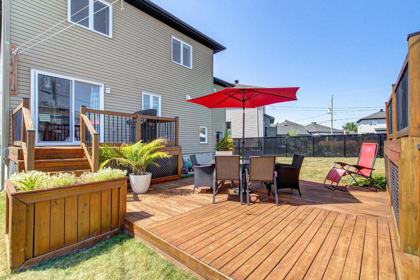 Patio - 347 Rue Schubert, Saint-Jean-Sur-Richelieu, QC - Outdoor With Deck Patio Veranda With Exterior