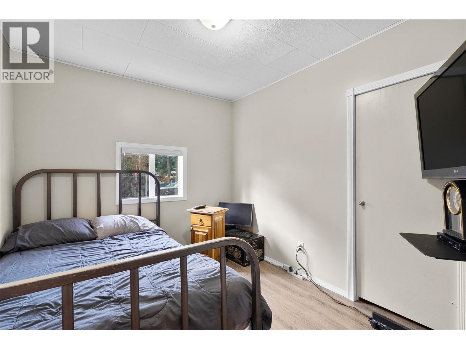 500 Polson Avenue, Enderby, BC - Indoor Photo Showing Bedroom