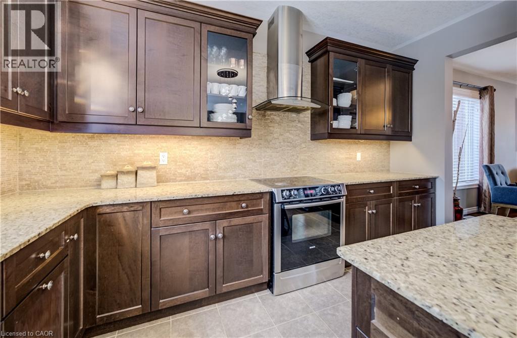 928 Evens Pond Court, Kitchener, ON - Indoor Photo Showing Kitchen