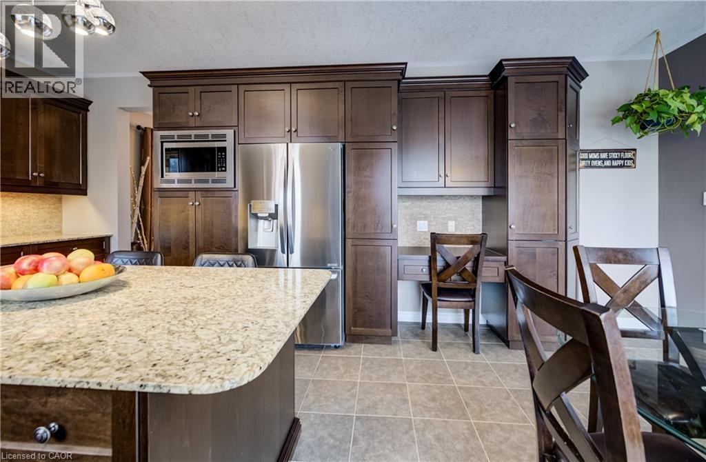 928 Evens Pond Court, Kitchener, ON - Indoor Photo Showing Kitchen