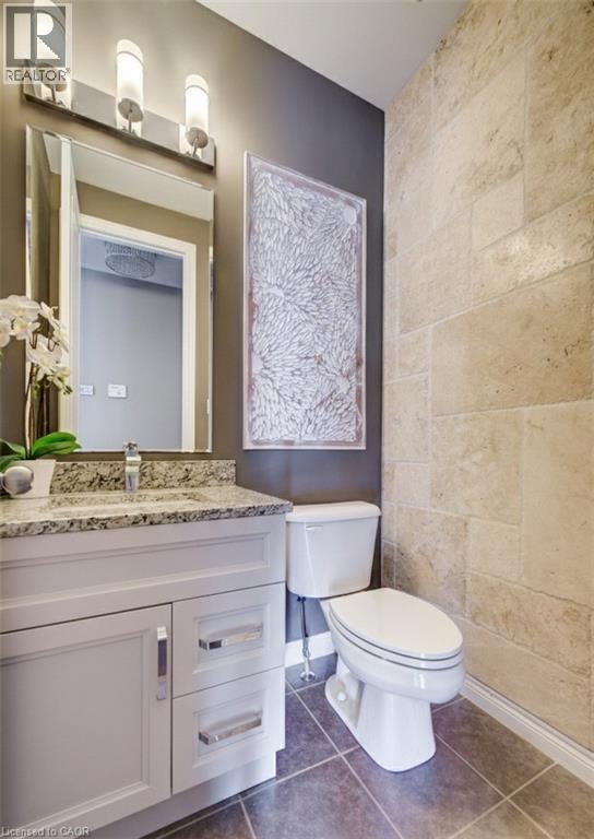 928 Evens Pond Court, Kitchener, ON - Indoor Photo Showing Bathroom