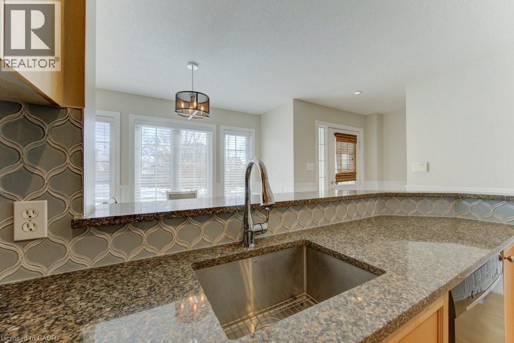 404 Wake Robin Crescent, Kitchener, ON - Indoor Photo Showing Kitchen