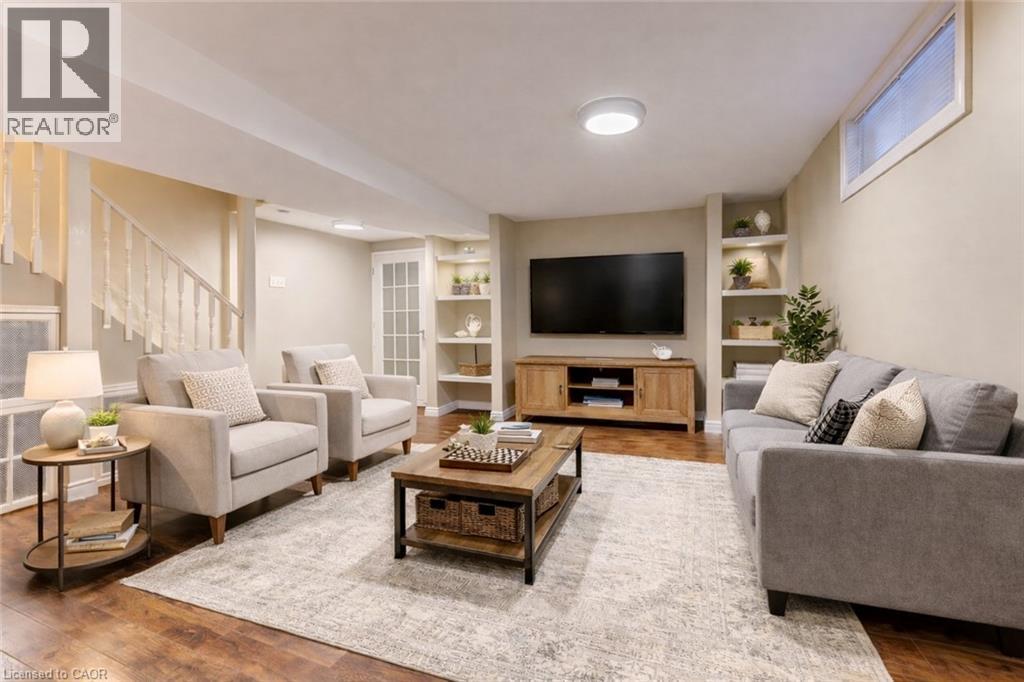 virtuallyl staged - 404 Wake Robin Crescent, Kitchener, ON - Indoor Photo Showing Living Room