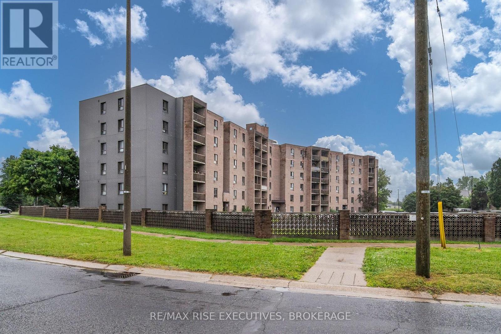 507 - 17 Eldon Hall Place, Kingston (Central City West), ON - Outdoor With Balcony With Facade