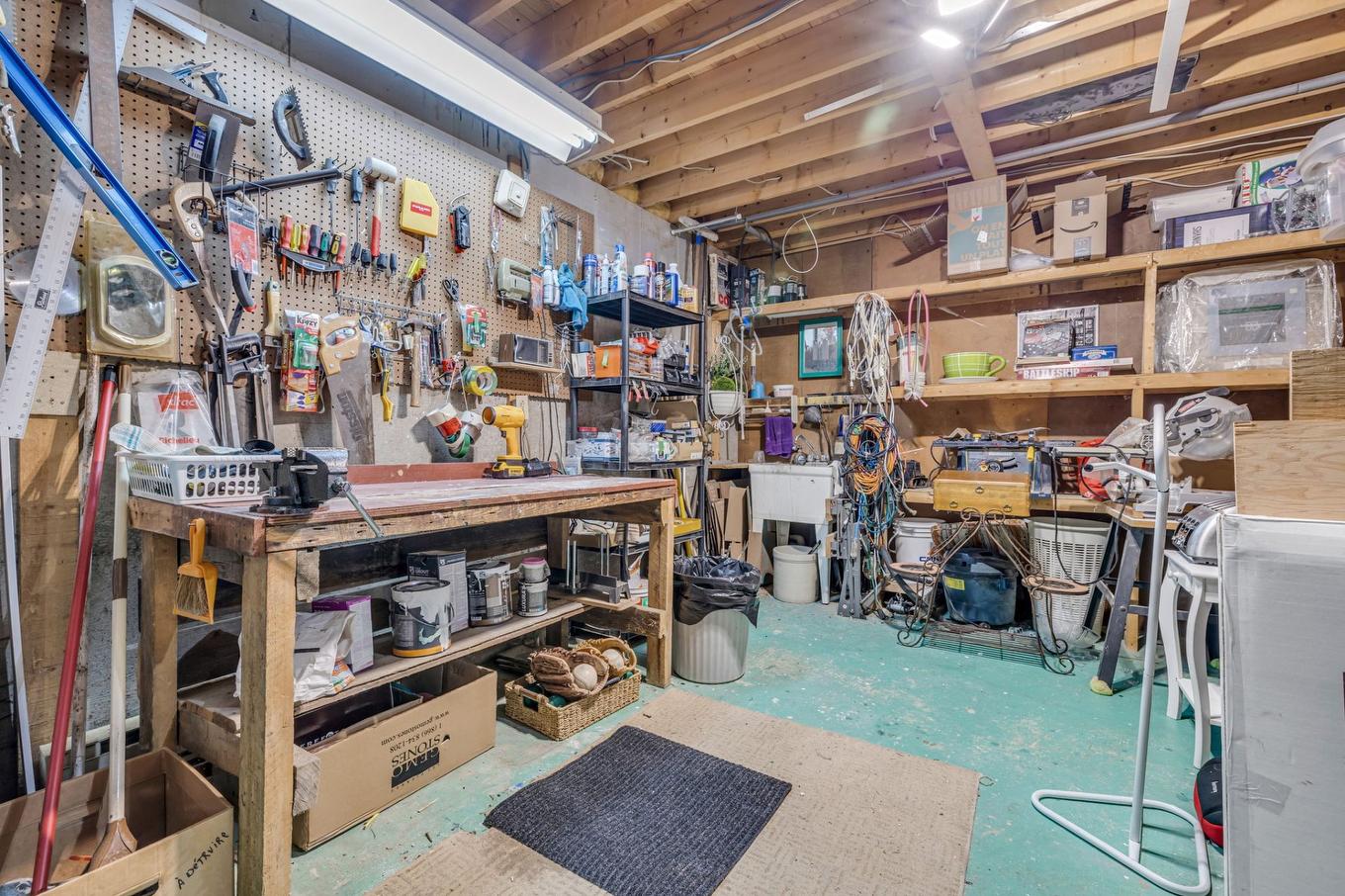 Storage - 2018 Rue Arnaud, Québec (Beauport), QC - Indoor