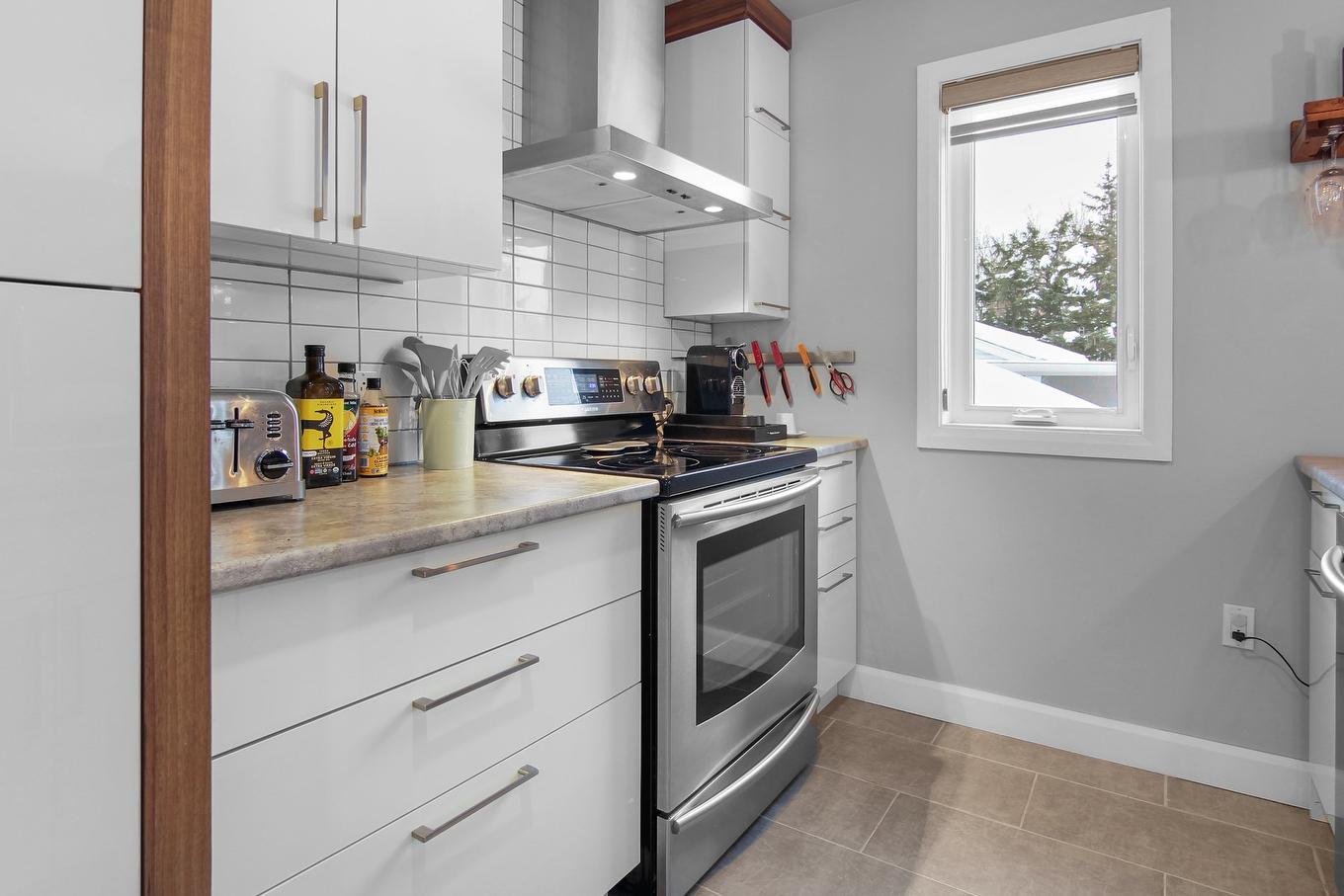 Kitchen - 518 Rue Rabelais, Saguenay (Chicoutimi), QC - Indoor Photo Showing Kitchen