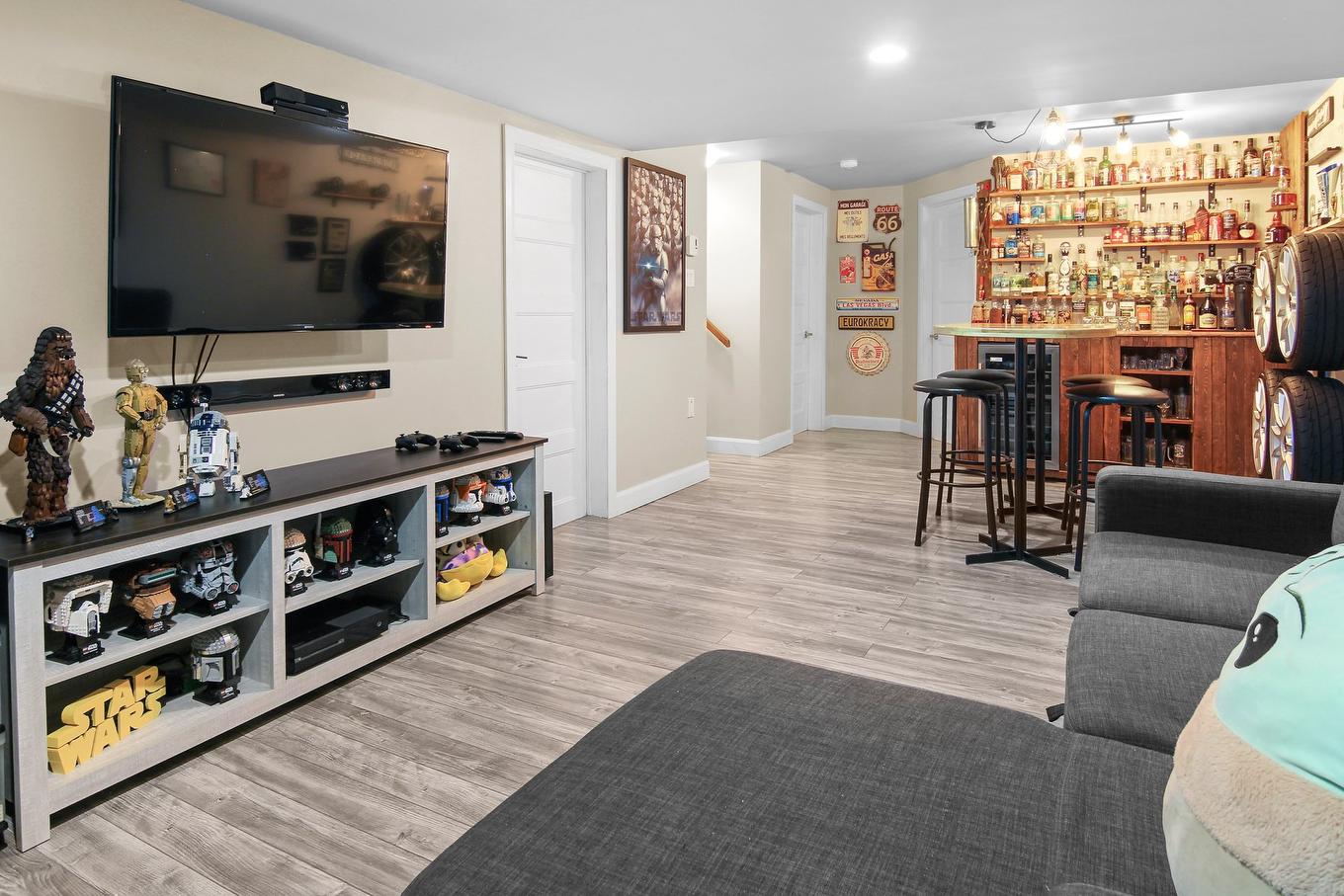 Family room - 518 Rue Rabelais, Saguenay (Chicoutimi), QC - Indoor Photo Showing Living Room