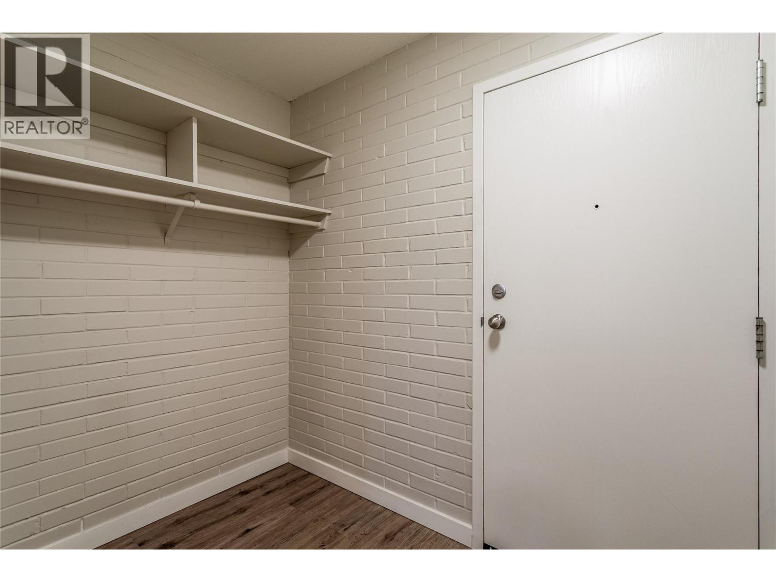 Foyer - 1915 Pacific Court Unit# 407, Kelowna, BC - Indoor