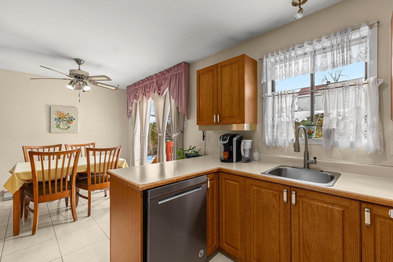 Kitchen - 10 Rue Des Peupliers, L'Île-Perrot, QC - Indoor Photo Showing Kitchen