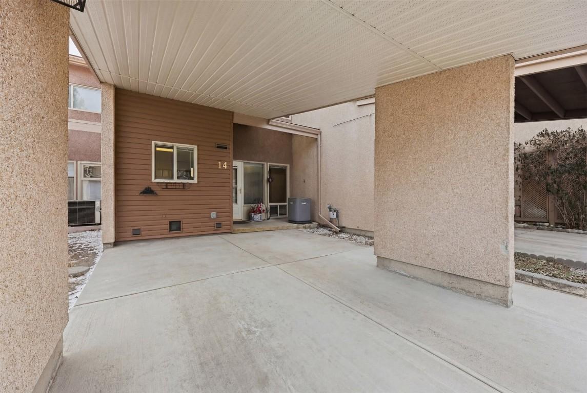 14-1555 Summit Drive, Kamloops, BC - Outdoor With Exterior