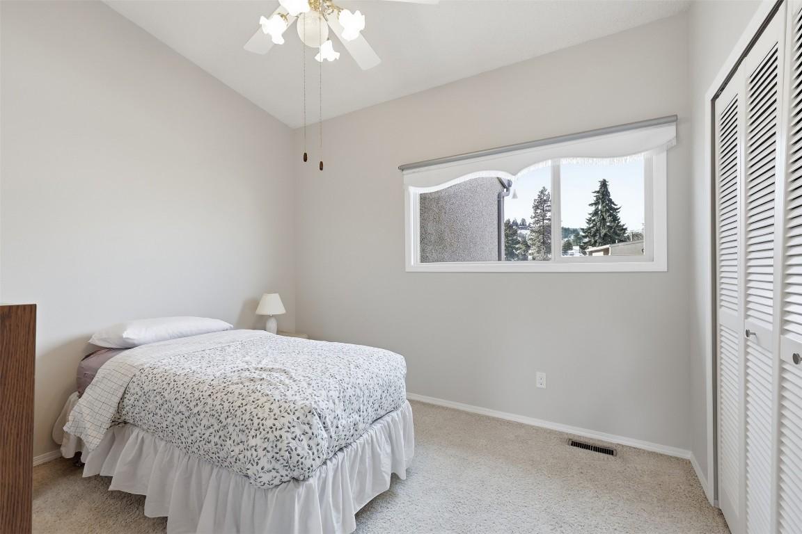 14-1555 Summit Drive, Kamloops, BC - Indoor Photo Showing Bedroom