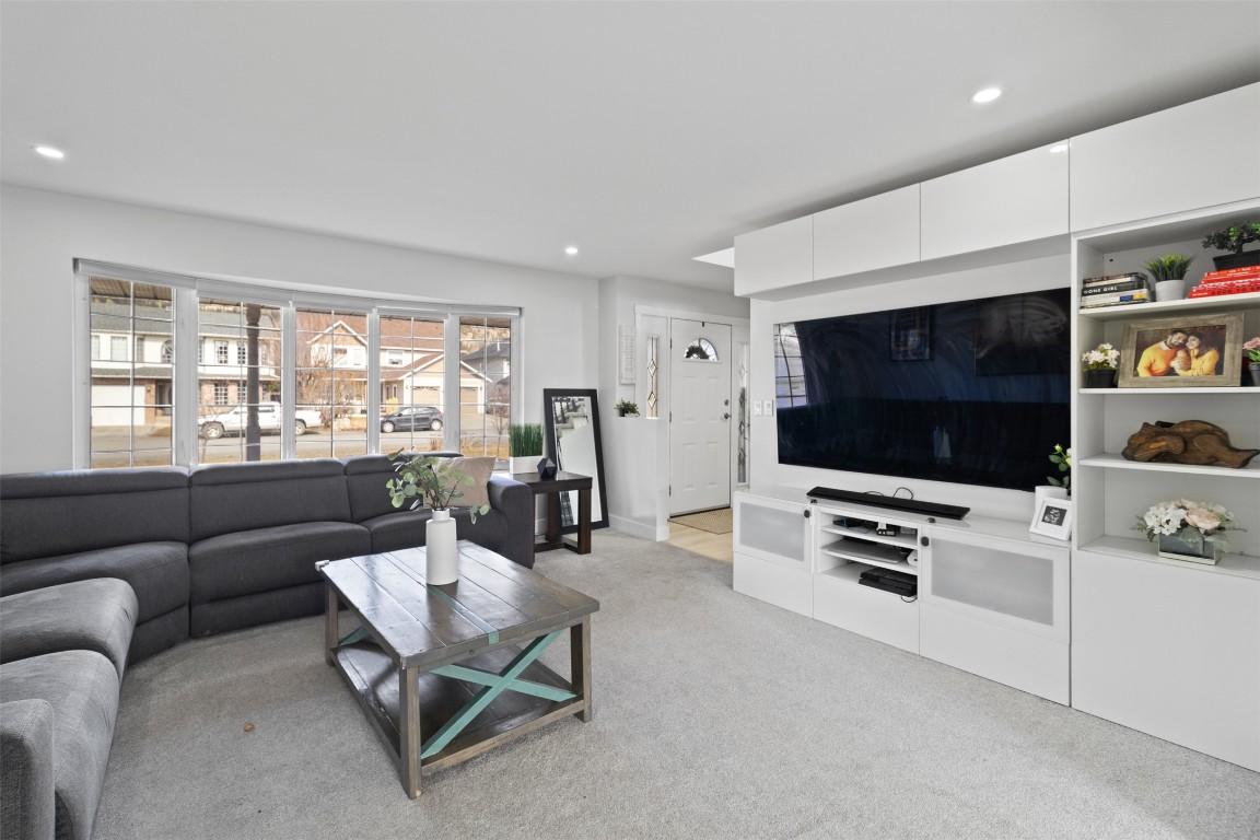 2134 Blackwell Avenue, Merritt, BC - Indoor Photo Showing Living Room