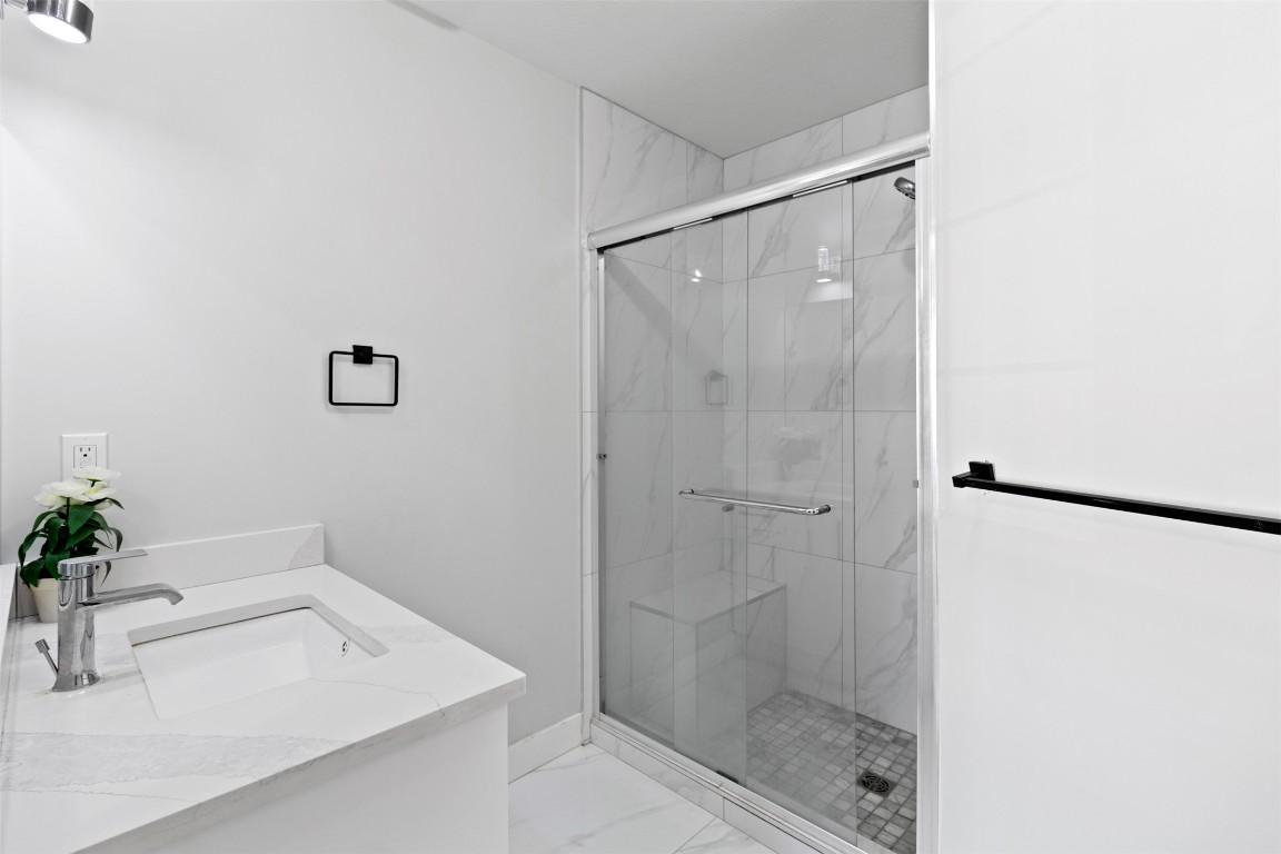 2134 Blackwell Avenue, Merritt, BC - Indoor Photo Showing Bathroom