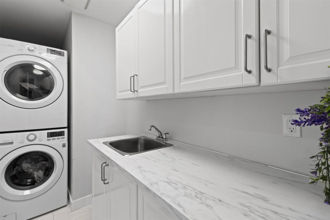 2134 Blackwell Avenue, Merritt, BC - Indoor Photo Showing Laundry Room