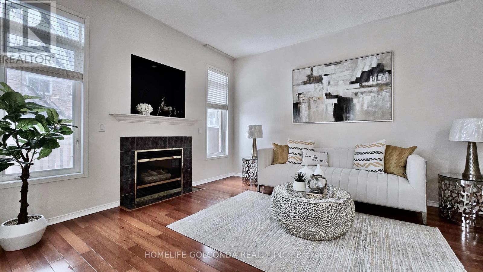 73 Snowdon Circle, Markham, ON - Indoor Photo Showing Living Room With Fireplace