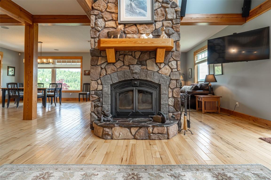705 Creighton Valley Road, Lumby, BC - Indoor Photo Showing Living Room With Fireplace
