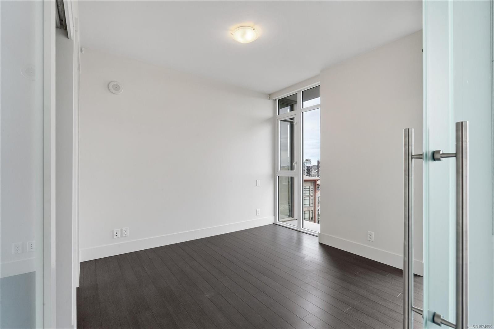 809-83 Saghalie Rd, Victoria, BC - Indoor Photo Showing Other Room