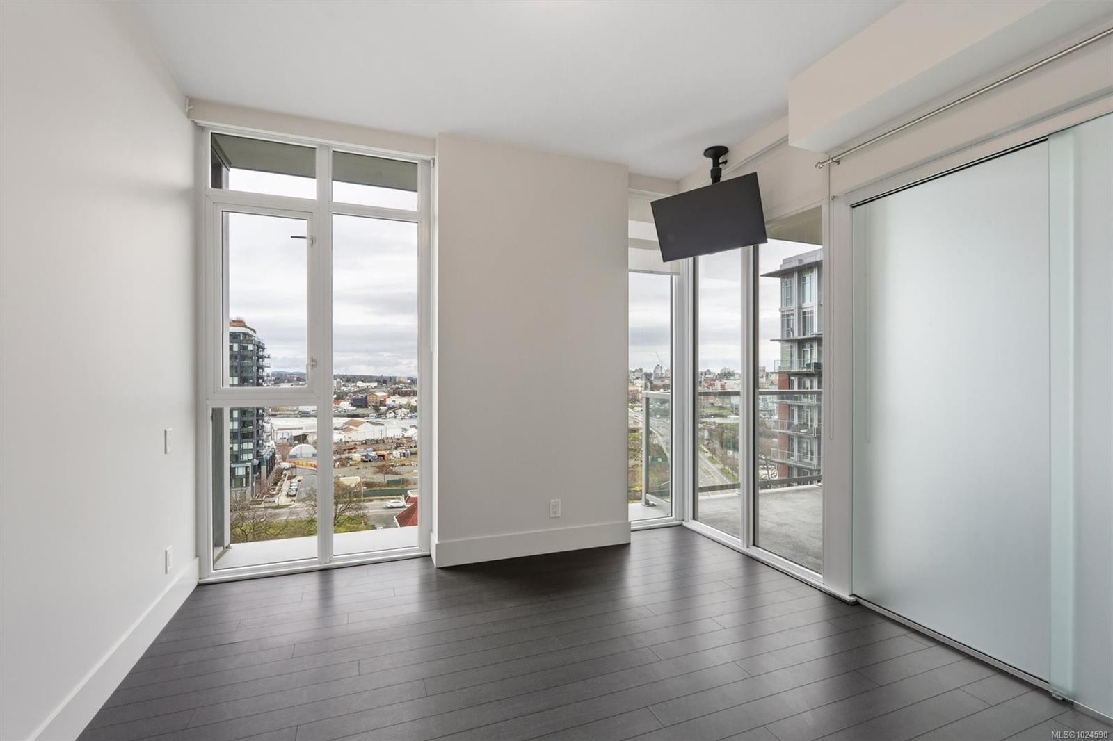 809-83 Saghalie Rd, Victoria, BC - Indoor