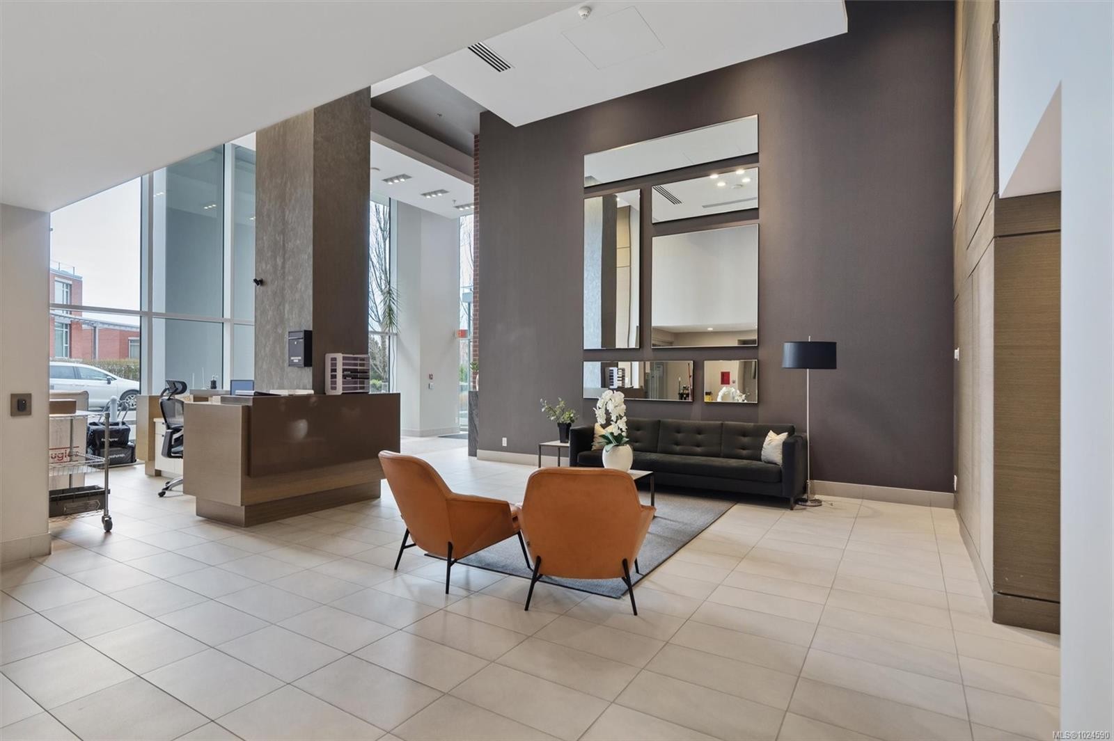 809-83 Saghalie Rd, Victoria, BC - Indoor Photo Showing Other Room