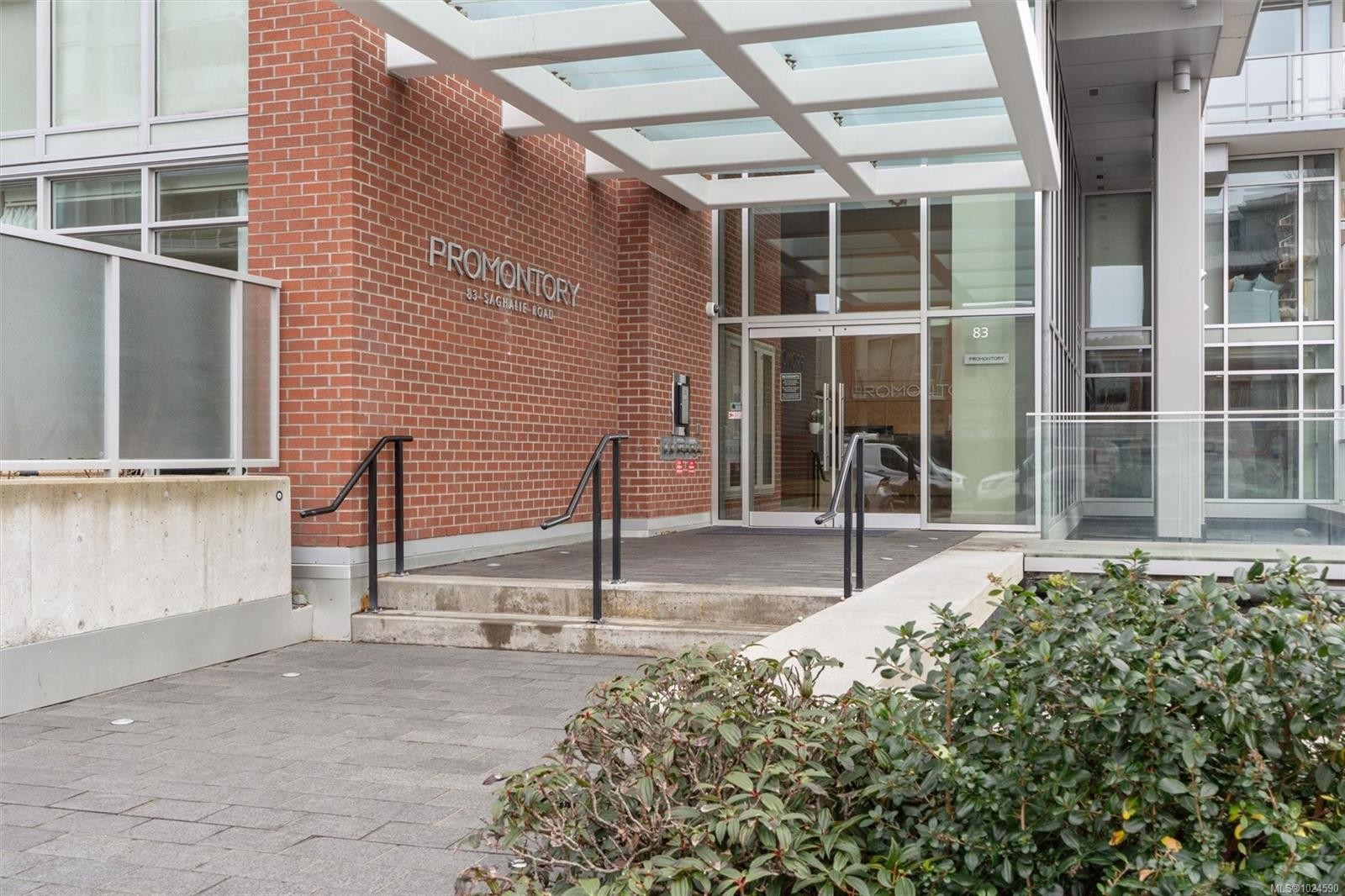 809-83 Saghalie Rd, Victoria, BC - Outdoor With Balcony